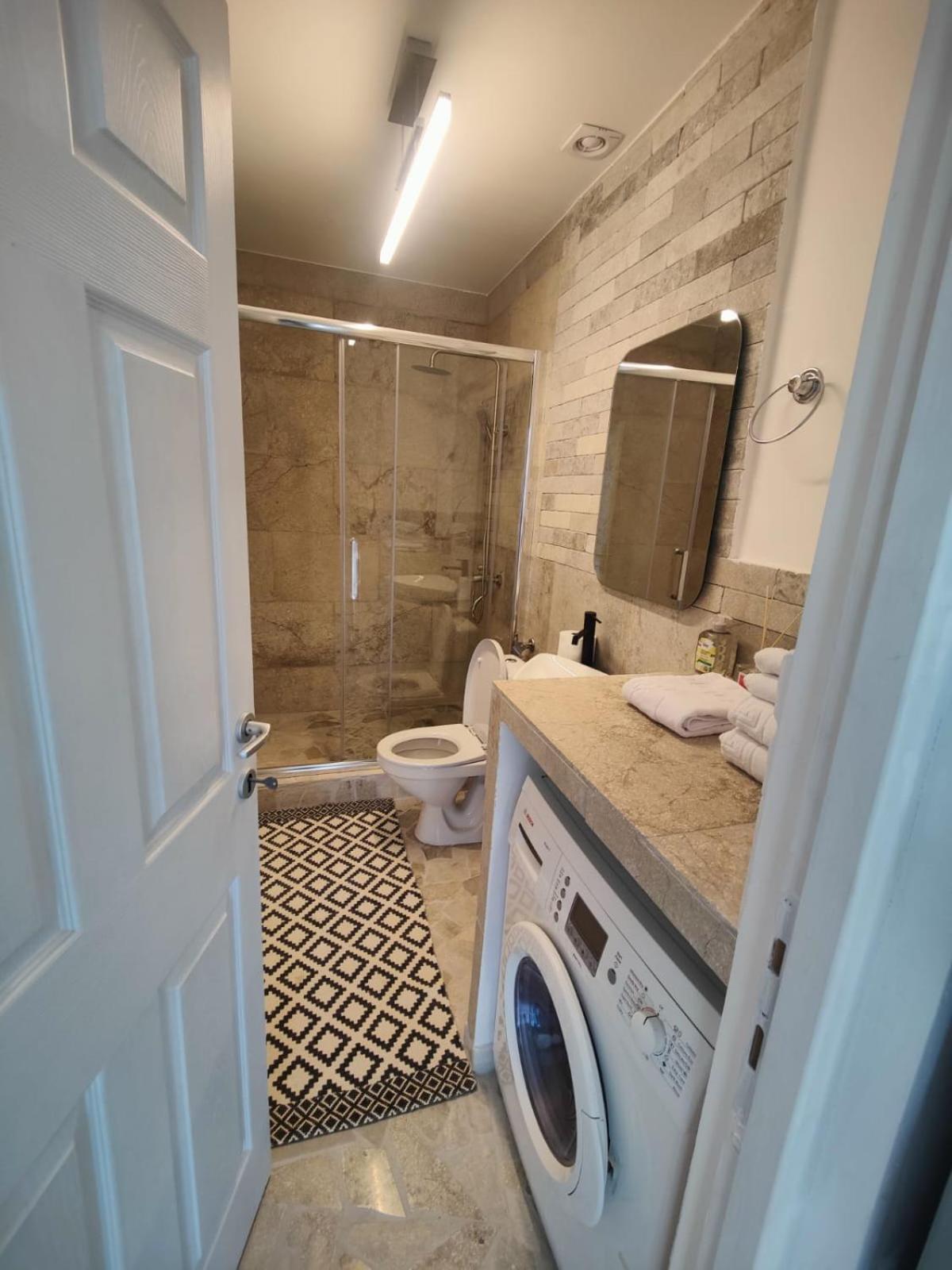 Luxus Cluj Airport Apartments Eksteriør bilde