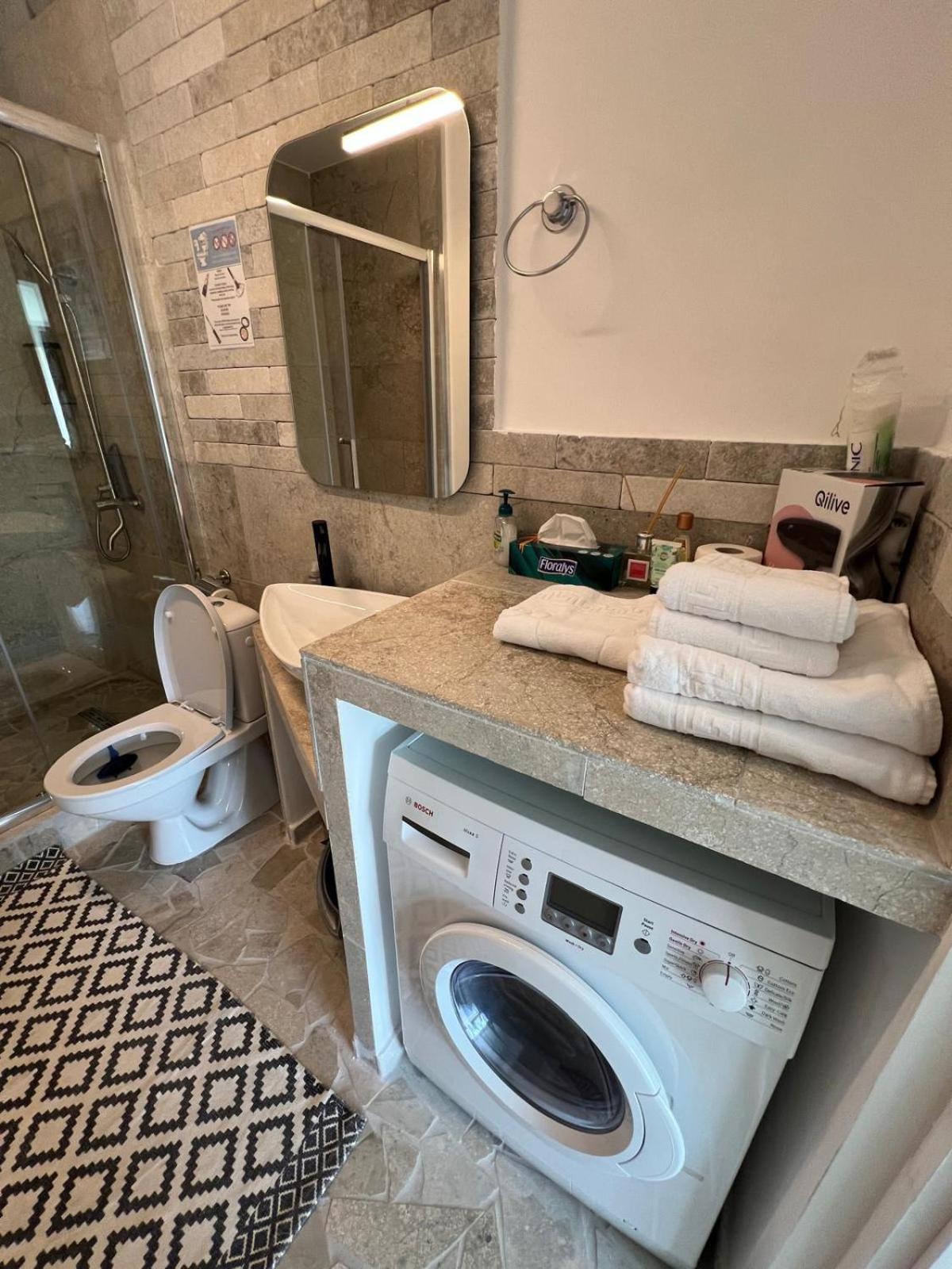 Luxus Cluj Airport Apartments Eksteriør bilde