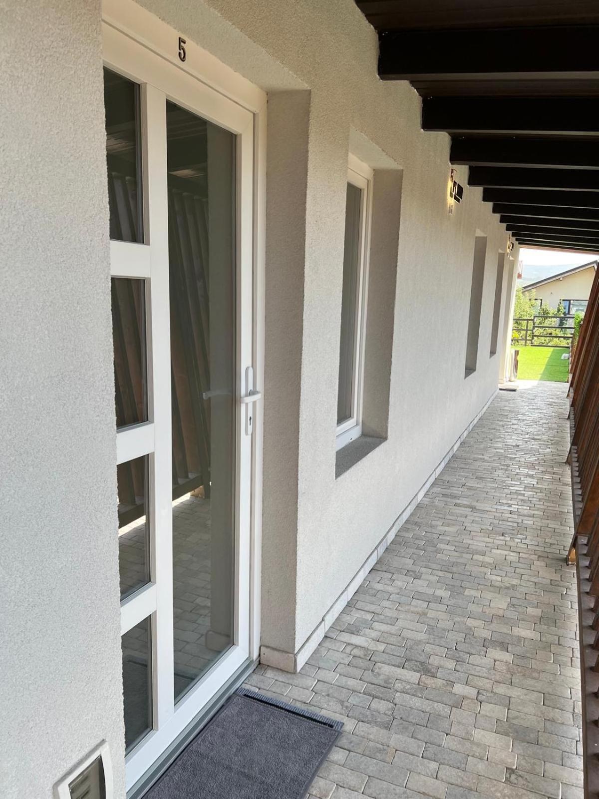 Luxus Cluj Airport Apartments Eksteriør bilde