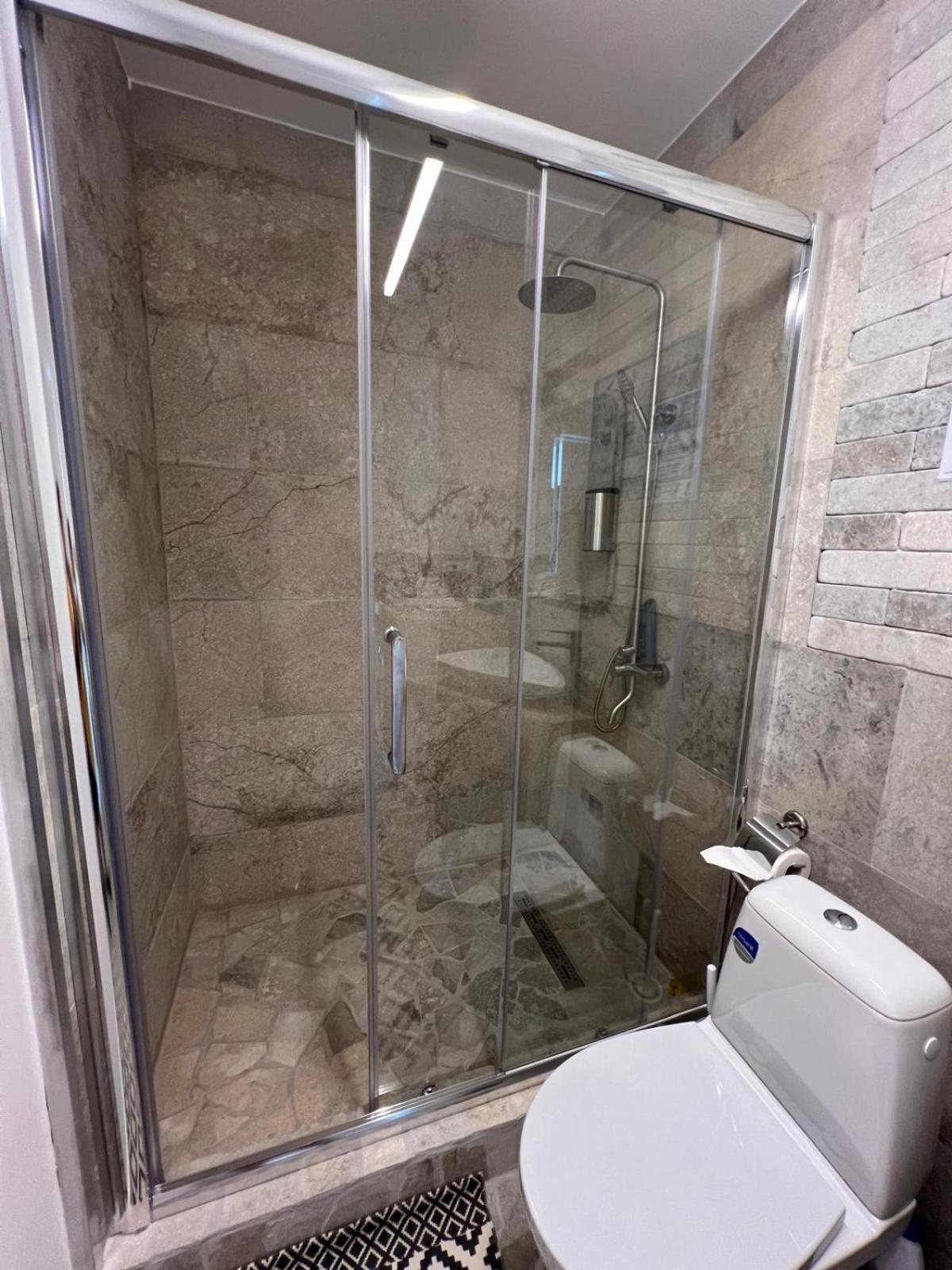 Luxus Cluj Airport Apartments Eksteriør bilde
