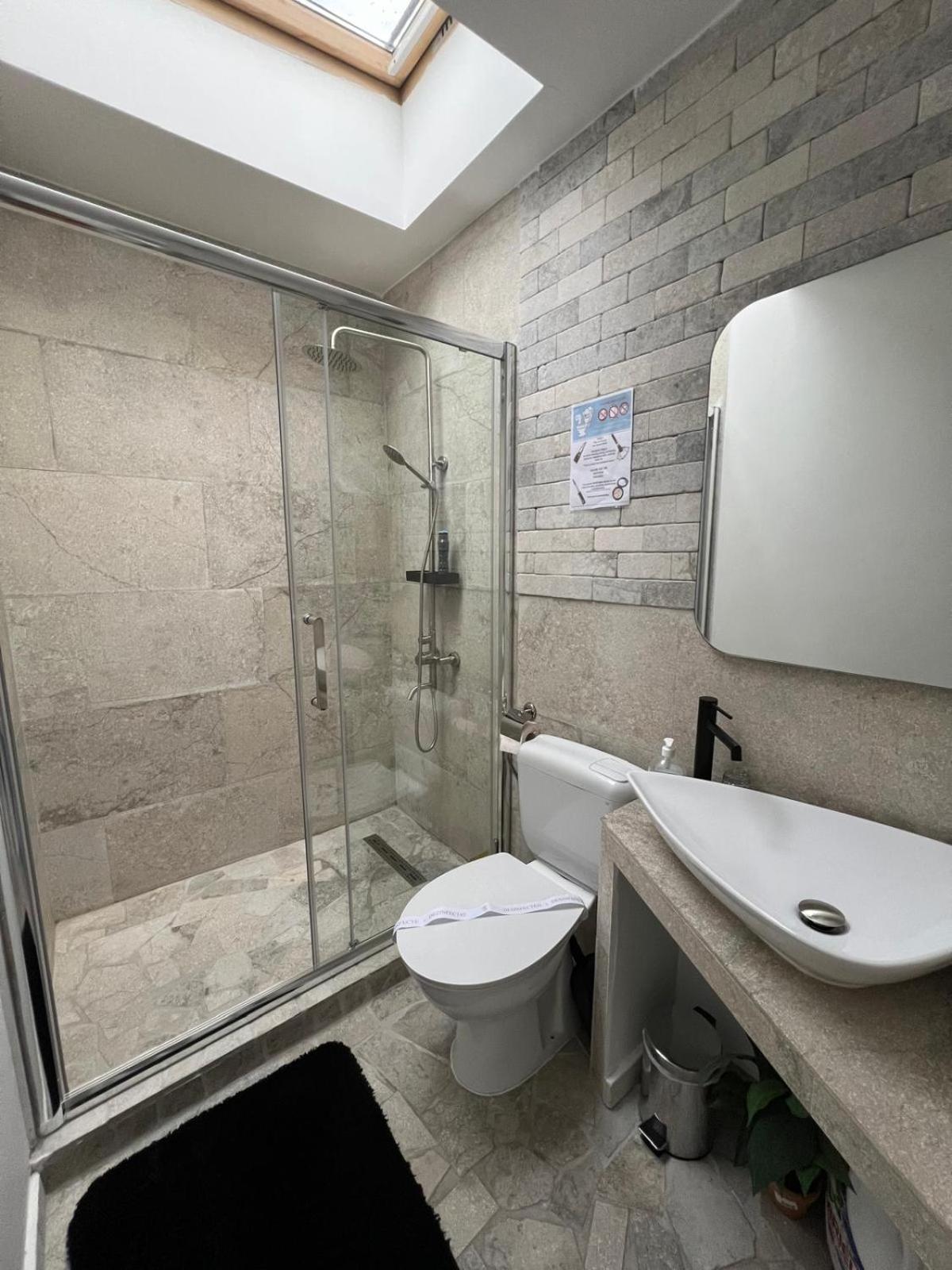 Luxus Cluj Airport Apartments Eksteriør bilde