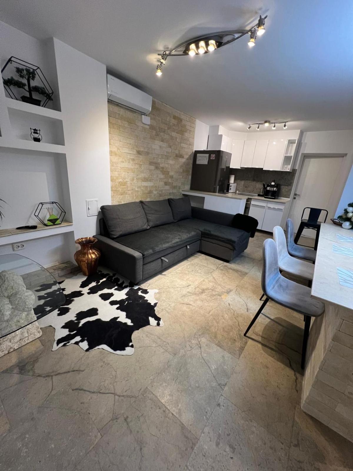 Luxus Cluj Airport Apartments Eksteriør bilde