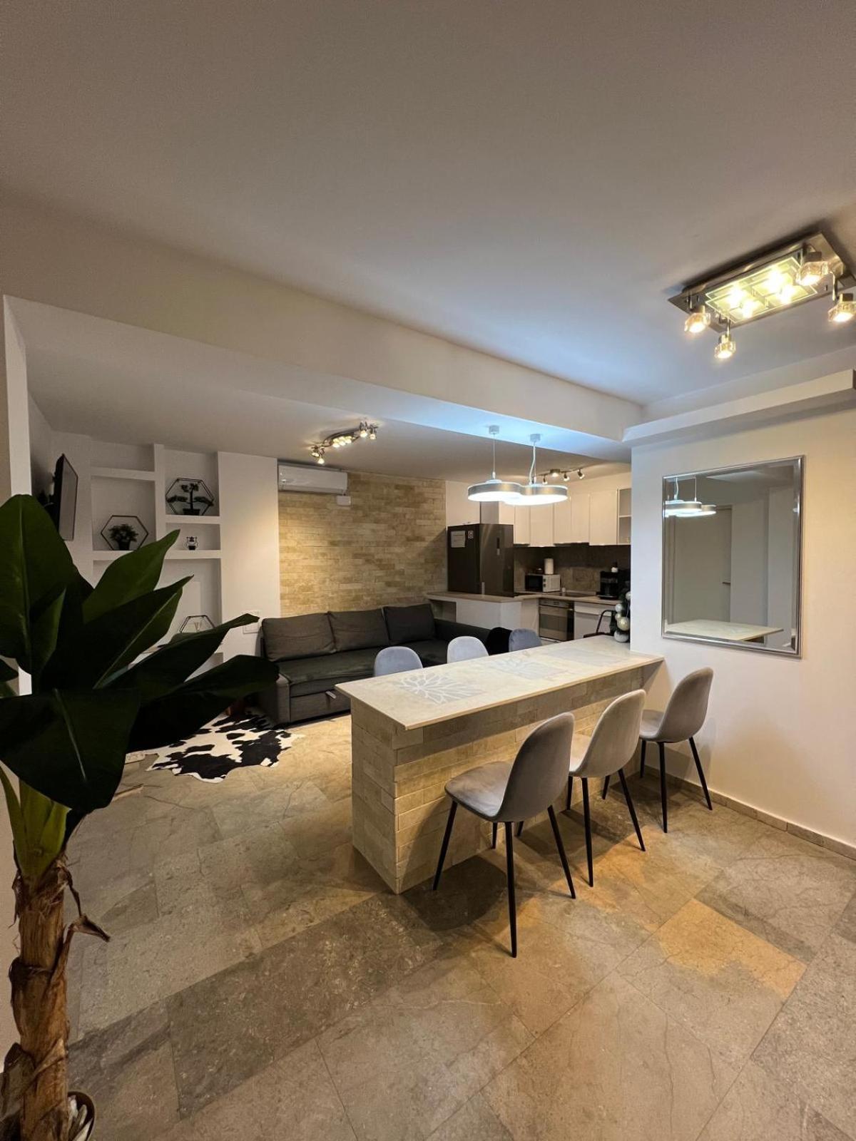 Luxus Cluj Airport Apartments Eksteriør bilde